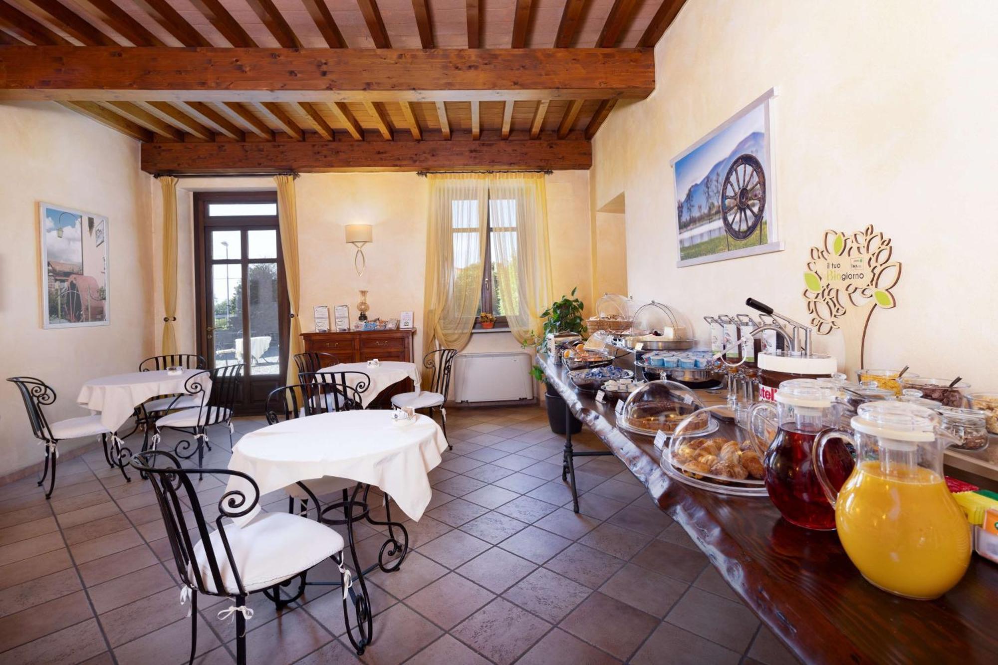 Best Western Plus Hotel Le Rondini San Francesco al Campo Exterior photo