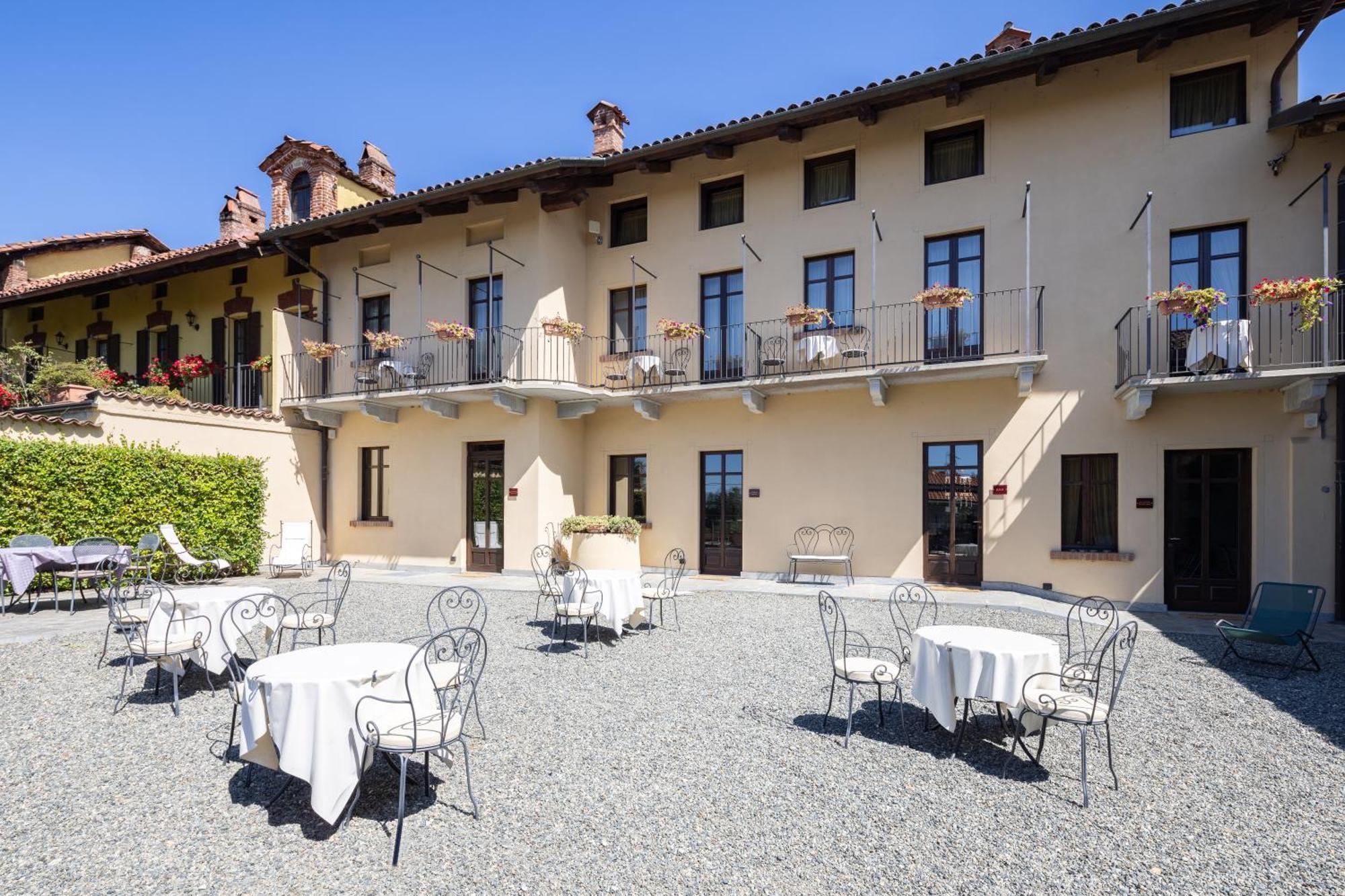 Best Western Plus Hotel Le Rondini San Francesco al Campo Exterior photo