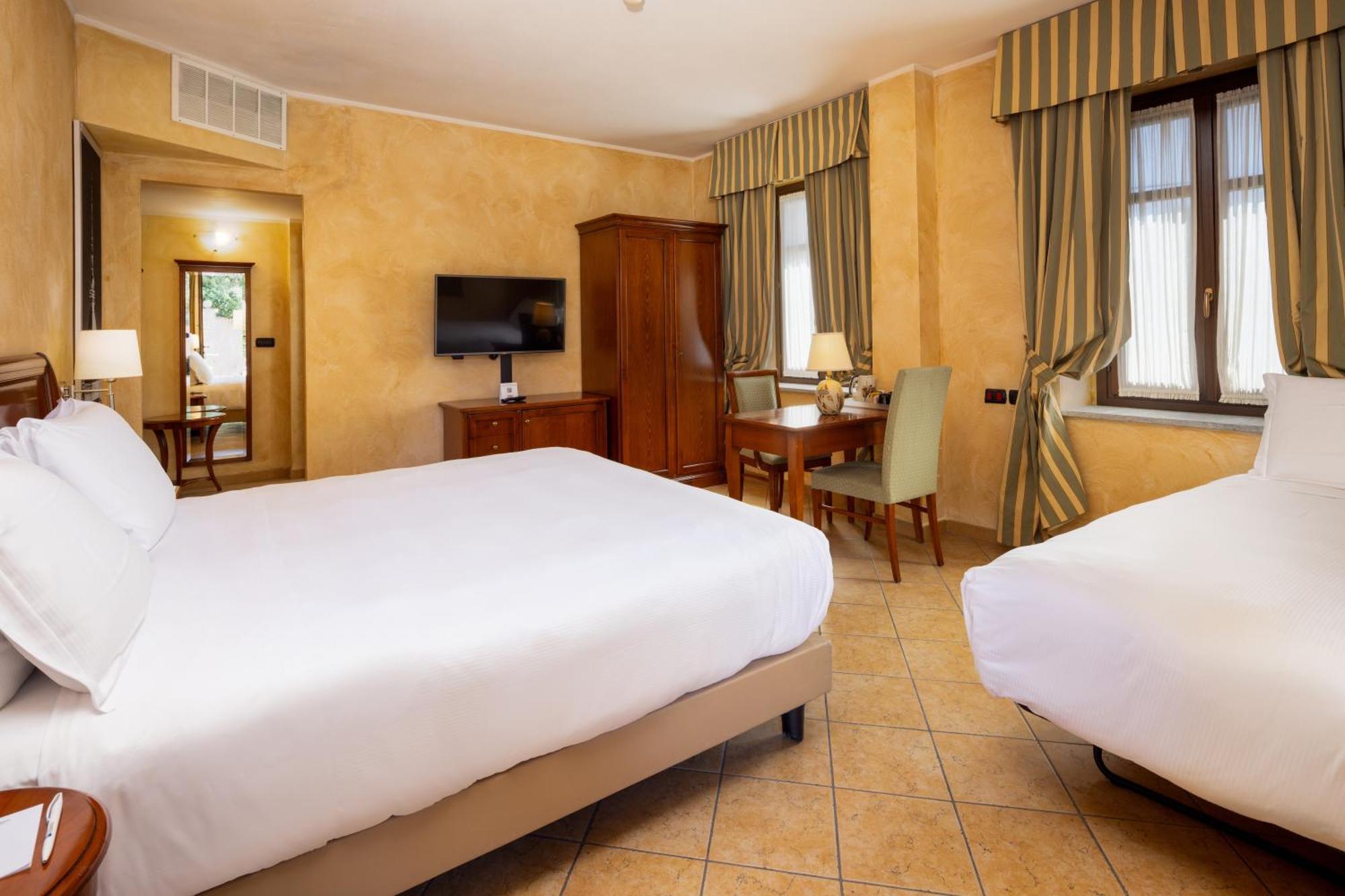 Best Western Plus Hotel Le Rondini San Francesco al Campo Exterior photo