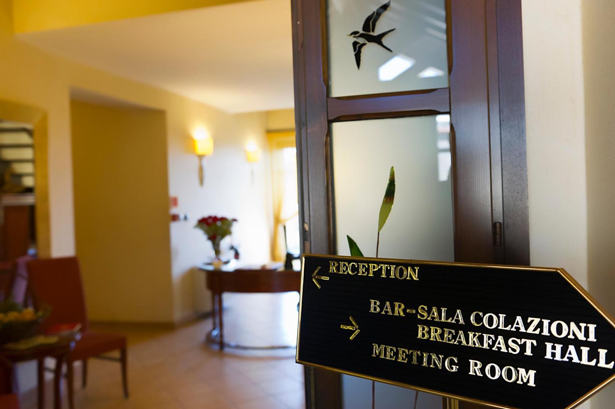 Best Western Plus Hotel Le Rondini San Francesco al Campo Exterior photo