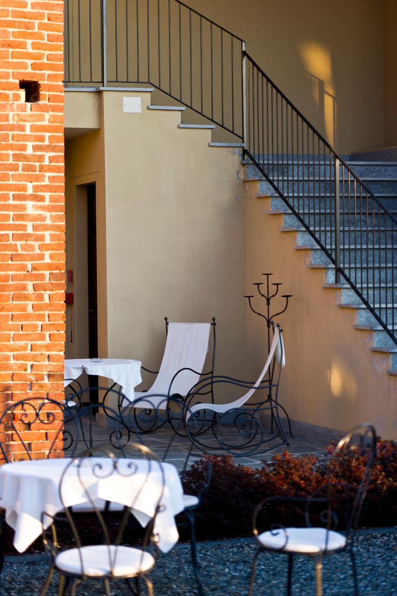 Best Western Plus Hotel Le Rondini San Francesco al Campo Exterior photo
