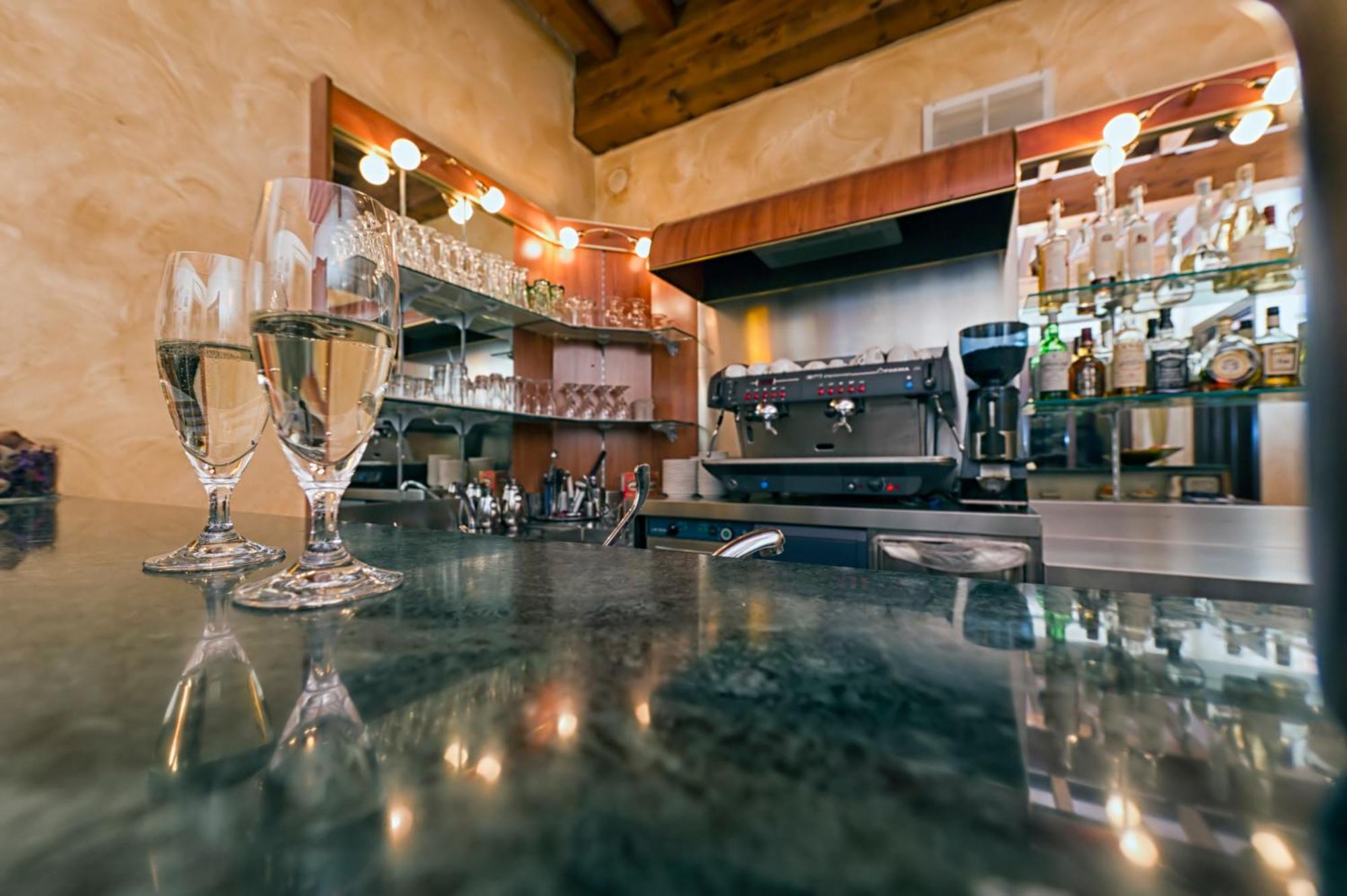 Best Western Plus Hotel Le Rondini San Francesco al Campo Exterior photo