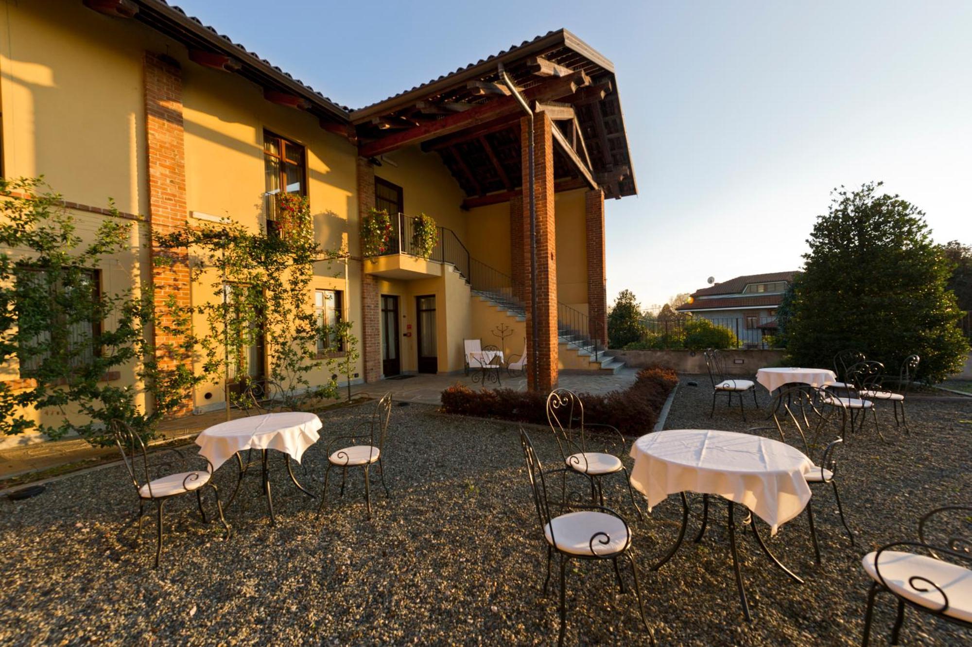 Best Western Plus Hotel Le Rondini San Francesco al Campo Exterior photo